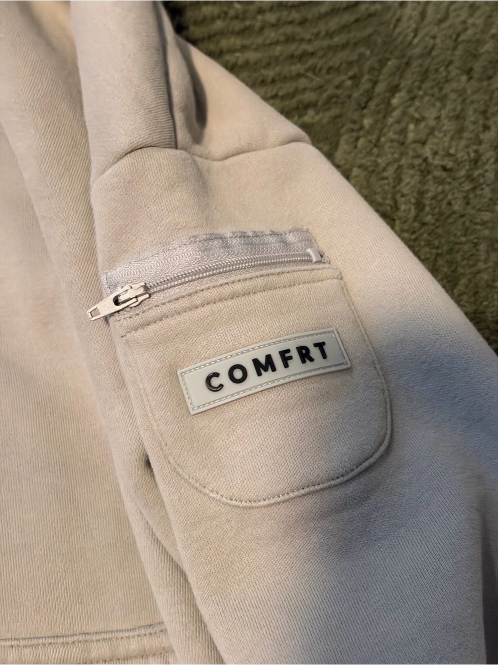 Comfrt Set - Picture 2 of 5